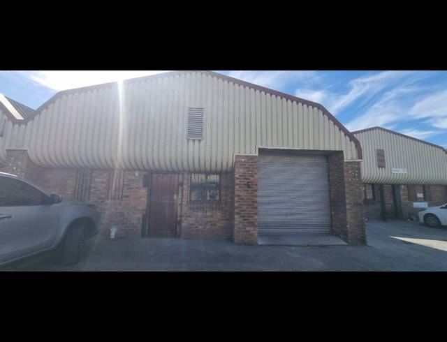 300M² WAREHOUSE TO LET IN AIRPORT INDUSTRIA